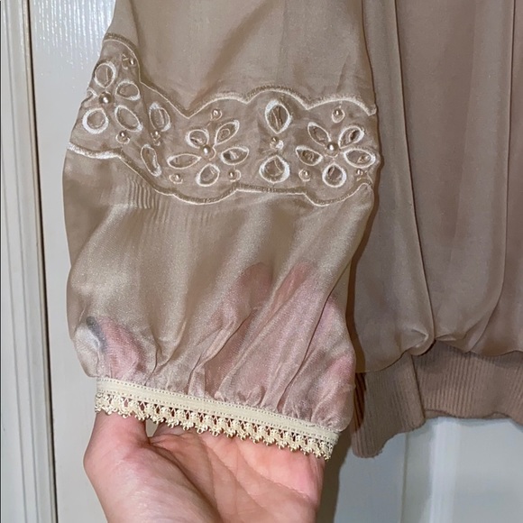 No Name Top. - Picture 4 of 8